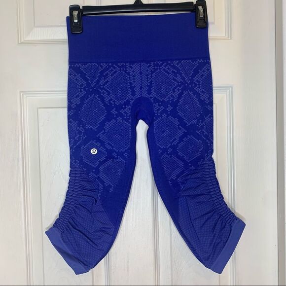 Lululemon In The Flow Crop Snake Sapphire Blue - Picture 7 of 12